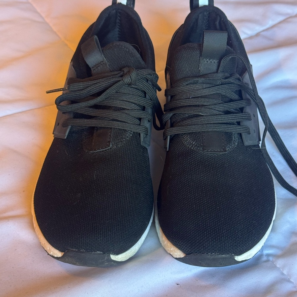 Women's Black Athletic Shoes
